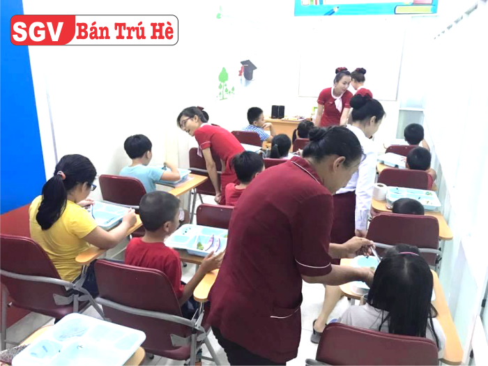 Học tiếng Anh hè bán trú quận 12, trung tâm sgv, học bán trú hè, bữa ăn dinh dưỡng