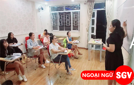 Lớp tiếng Anh giao tiếp buổi tối tại trung tâm SGV Tân Phú