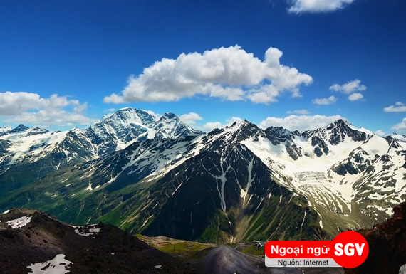 ngọn núi cao nhất nước Nga - Elbrus