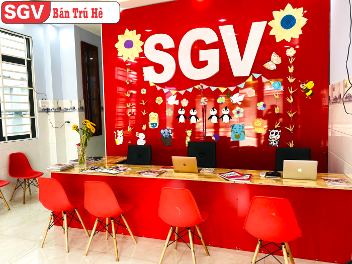 hình anh quầy tiếp tân bán trú hè sgv 