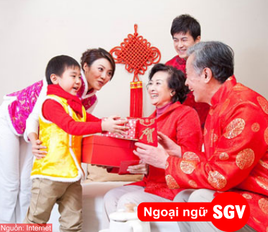 SGV, phong tục chúc tết mừng tuổi đầu năm là gì